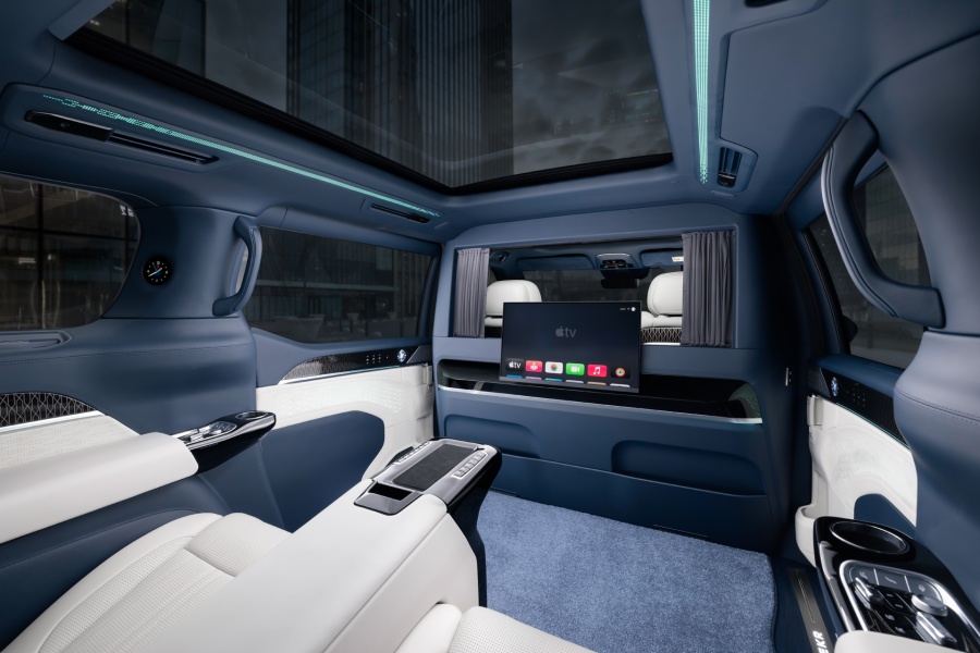 Салон Zeekr 009 BusinessJet. Фото 42