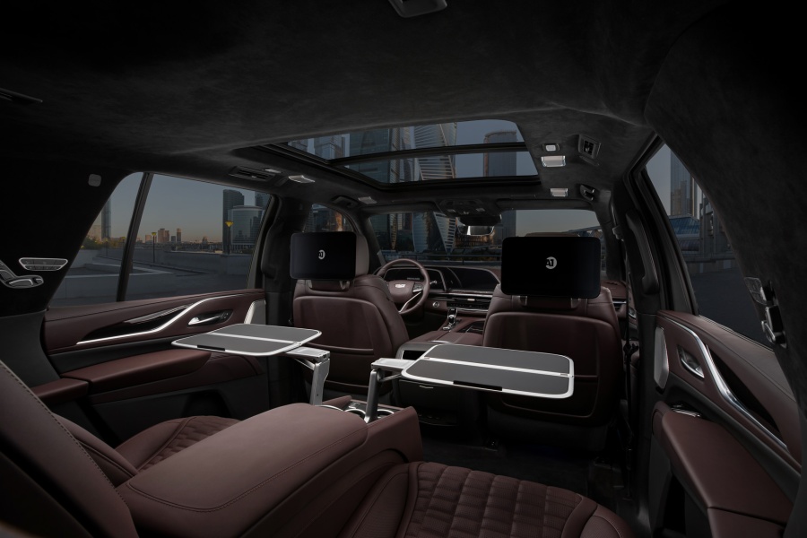 Задние сиденья в Cadillac Escalade в Москве. Фото 2