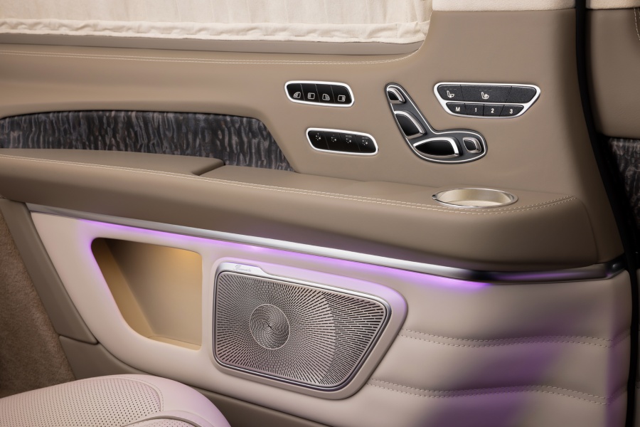 Тюнинг салона V-Business Jet. Фото 1