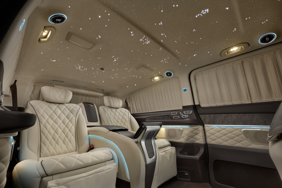 Звездное небо в Mercedes-Benz V-VIP. Фото