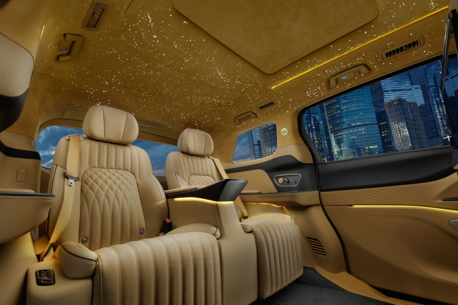 Звездное небо в Voyah Dream BusinessJet. Фото 2